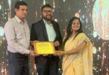 Surat’s paparazzi Alnawaz Abjani was honoured by One Step Charitable Trust as “Real Heroes of Surat” Surat's paparazzi Alnawaz Abjani was honoured by One Step Charitable Trust as “Real Heroes of Surat”
