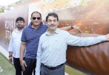 World’s Largest Cricket Bat, unveiled at Hyderabad, to raise the tempo in support of the Indian T20 team! World’s Largest Cricket Bat unveiled at Hyderabad to raise the tempo in support of the Indian T20 team!