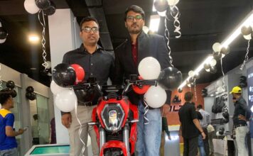 A3 ACE brings a new age mobility solution by introducing electric bikes of Revolt Motors in Surat A3 ACE brings a new age mobility solution by introducing electric bikes of Revolt Motors in Surat