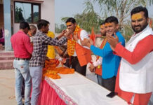 Hitesh Vishwakarma: This small-time entrepreneur has helped over 700 poor children get admission in reputed schools using RTE Act Hitesh Vishwakarma: This small-time entrepreneur has helped over 700 poor children get admission in reputed schools using RTE Act