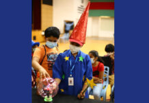 Oakridgers try their hand at being a Wizard of Science Oakridgers try their hand at being a Wizard of Science