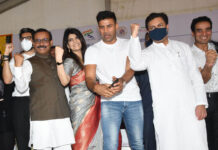 Cabinet Minister of Tourism and Environment Aditya Thackeray, Shri Rajesh Tope Health Minister, Deputy Chief Minister Ajit Pawar, Amit Deshmukh Cultural Minister and Dr Sunita Dube launch Balloon Festival & Fit Maharashtra at Gateway of India Dr Sunita Dube launch Balloon Festival & Fit Maharashtra at Gateway of India