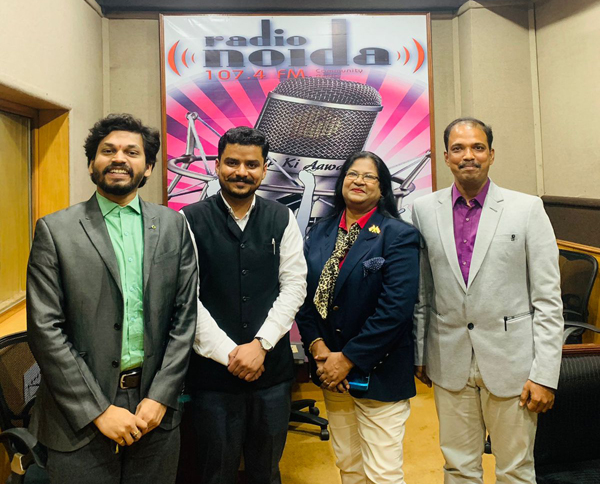 Dr.Pratik enthused the public with his inspiring journey and thoughts to Aap ki Aawaz 107.4MHz Radio Noida