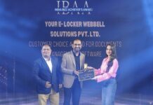 Webbell Solutions Crowned FINTECH ENTREPRENEUR OF THE YEAR 2023 at India Bizz Achievers Awards!